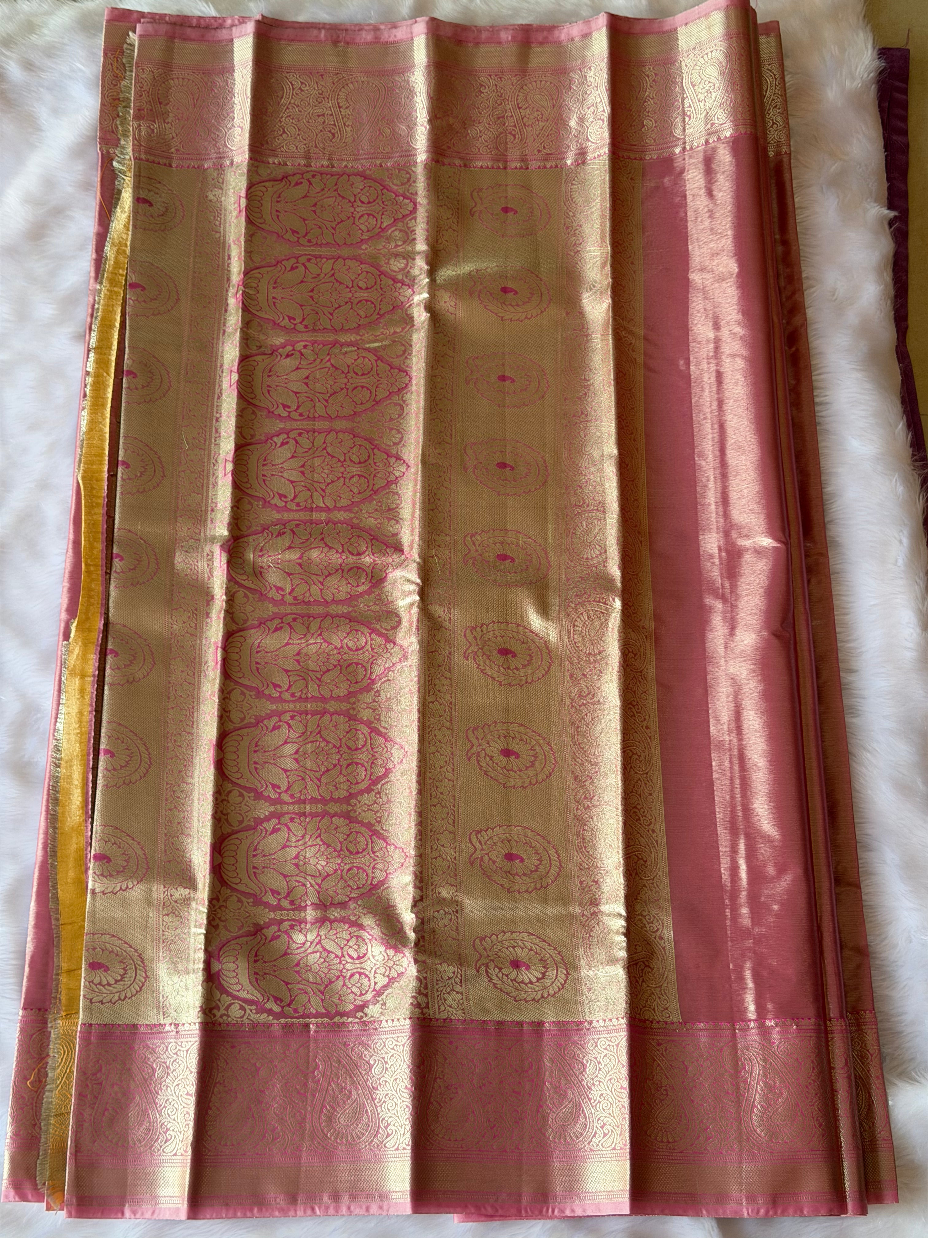 Intricate zari border and pallu detail on Kanchipuram tissue silk saree KPTIS002