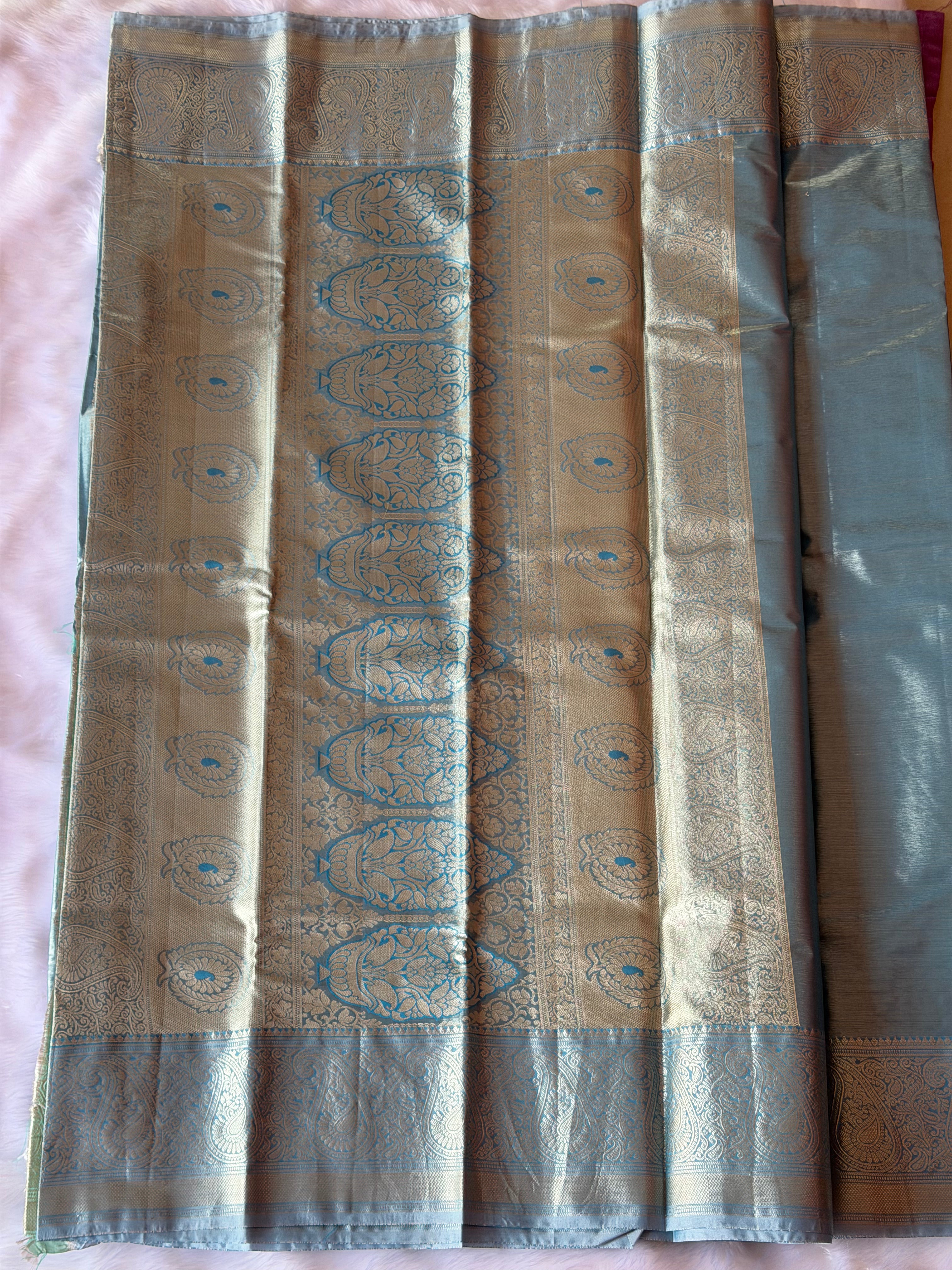 Traditional zari border and pallu on Kanchipuram tissue silk saree KPTIS001